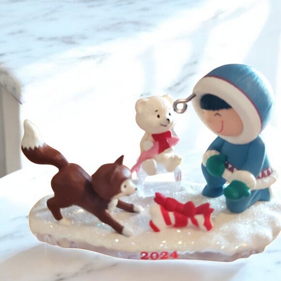Hallmark 2024 FROSTY FRIENDS 45th Series Ornament BRAND NEW - Picture 1 of 10